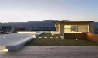 網絡技術公司辦公空間裝修設計，辦公室中觀日落，賞西山