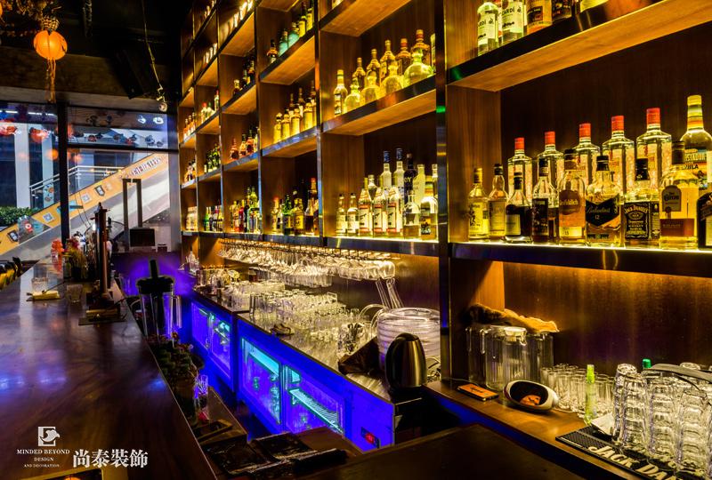 酒吧吧臺(tái)裝修實(shí)景圖  酒吧吧臺(tái)裝修實(shí)景圖