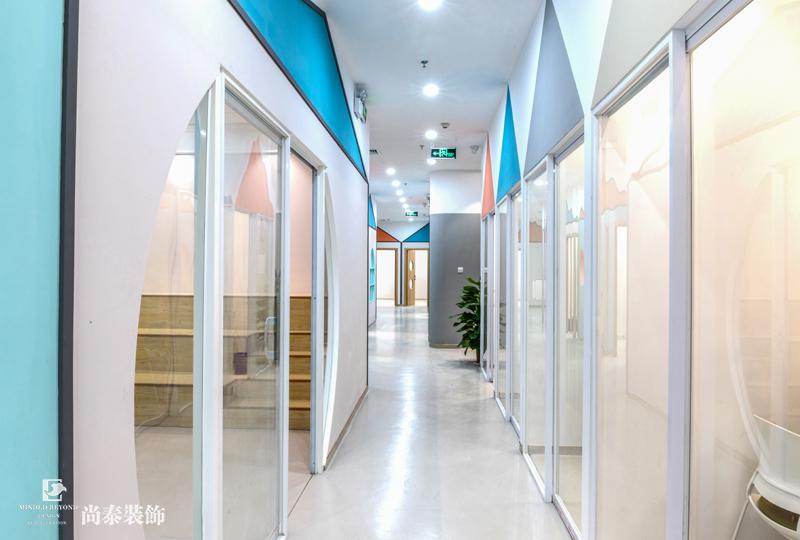 教育培訓(xùn)機構(gòu)走廊裝修實景圖 教育培訓(xùn)機構(gòu)走廊裝修實景圖