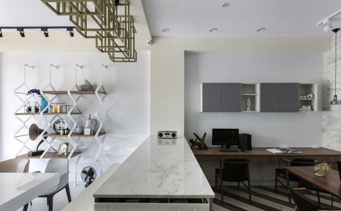 白凈現(xiàn)代風(fēng)X輕盈空間感!打造設(shè)計(jì)師的美學(xué)場(chǎng)域